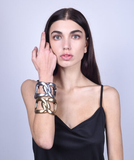 Knot bangle